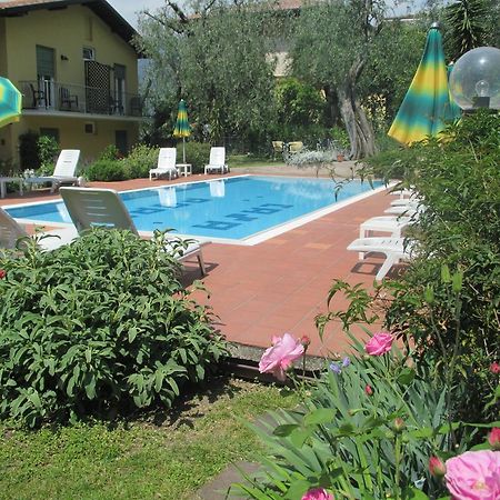 Hotel Casa Popi Мальчезине Экстерьер фото
