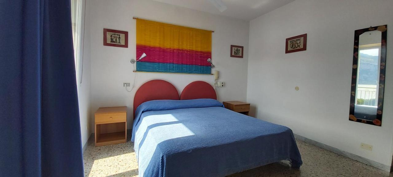 Hotel Casa Popi Мальчезине Экстерьер фото
