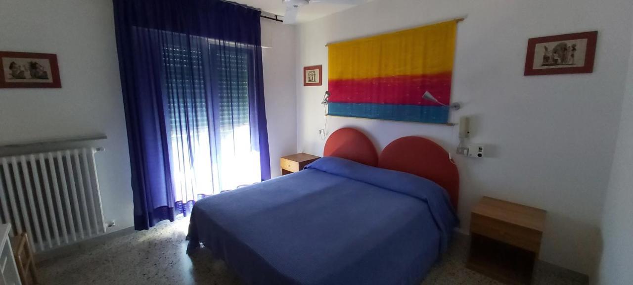 Hotel Casa Popi Мальчезине Экстерьер фото