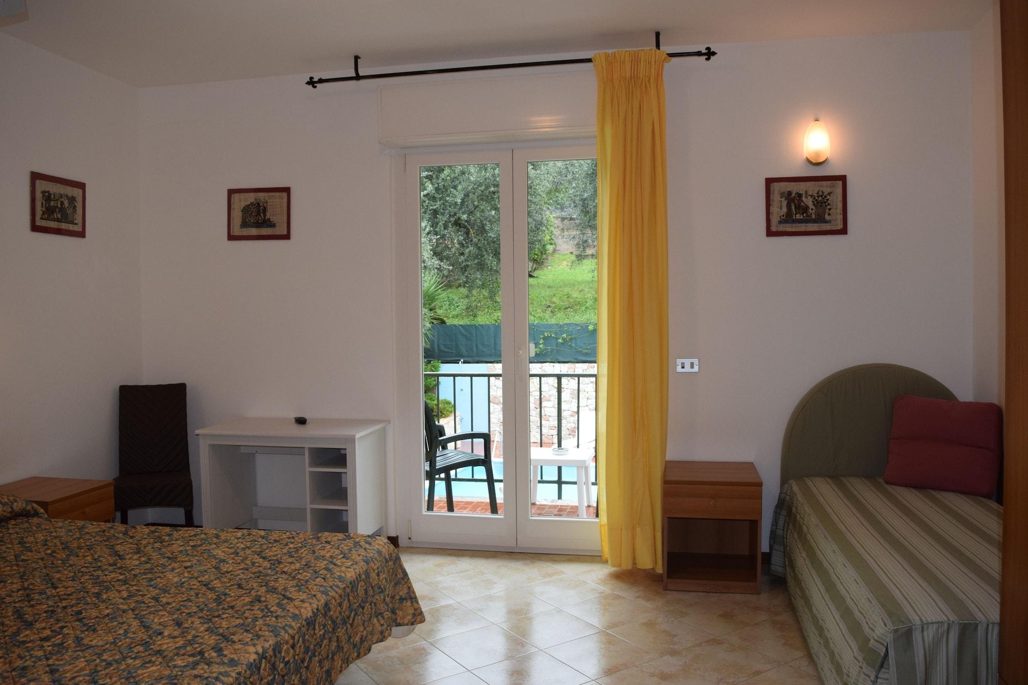 Hotel Casa Popi Мальчезине Экстерьер фото