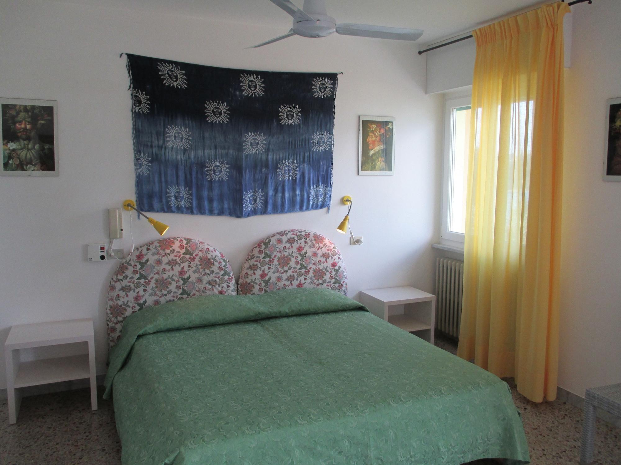 Hotel Casa Popi Мальчезине Экстерьер фото