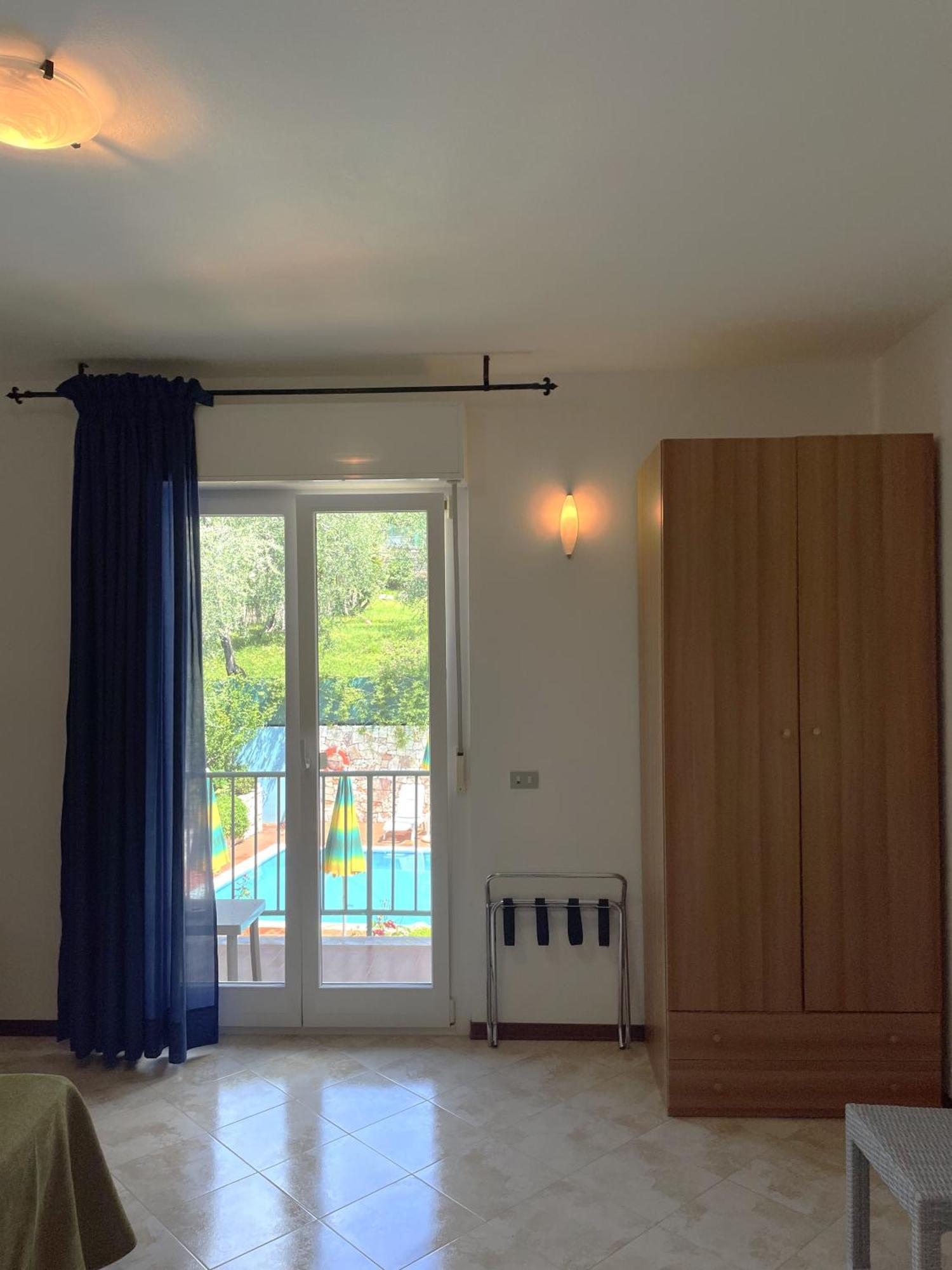Hotel Casa Popi Мальчезине Экстерьер фото