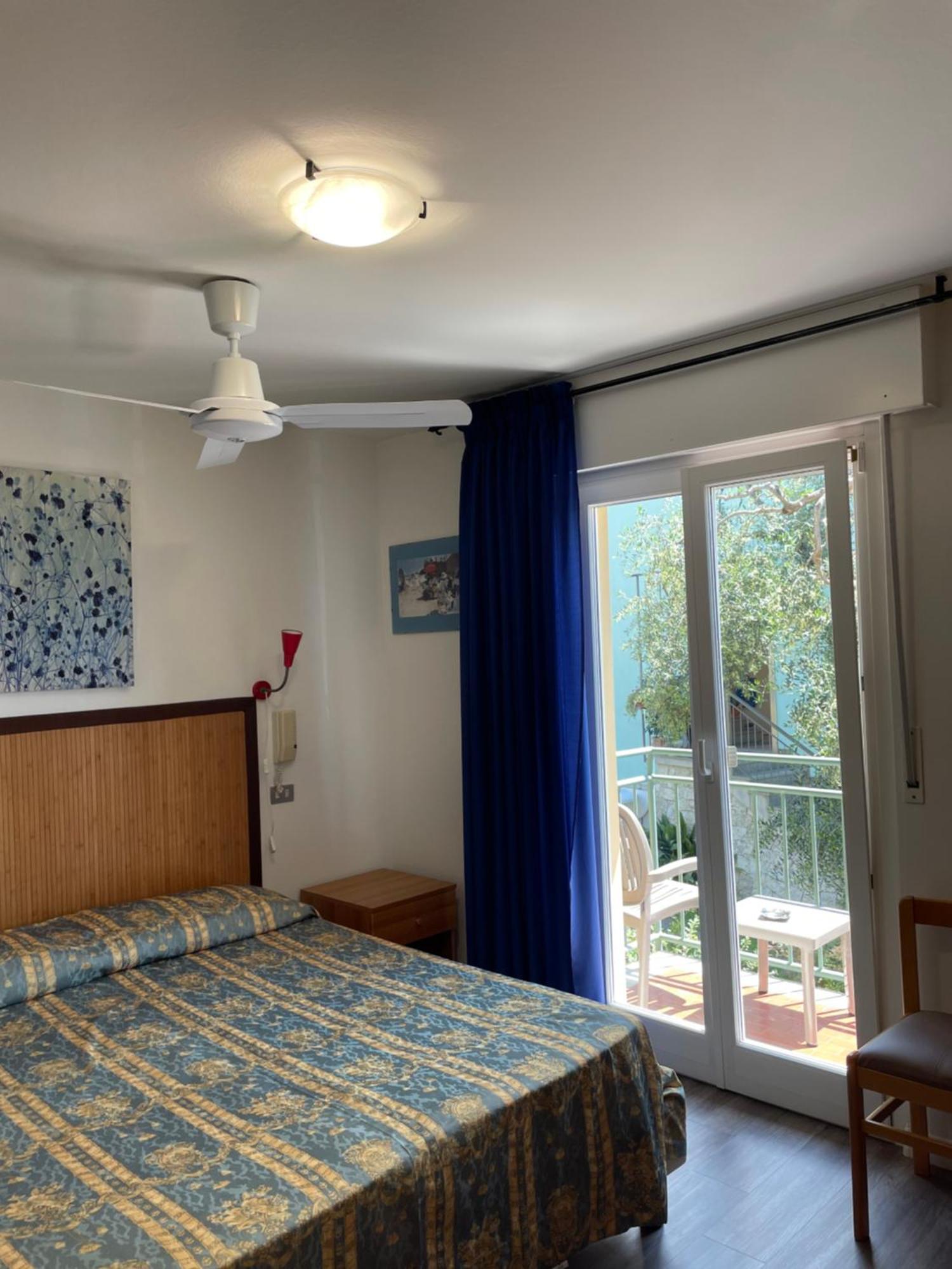 Hotel Casa Popi Мальчезине Экстерьер фото