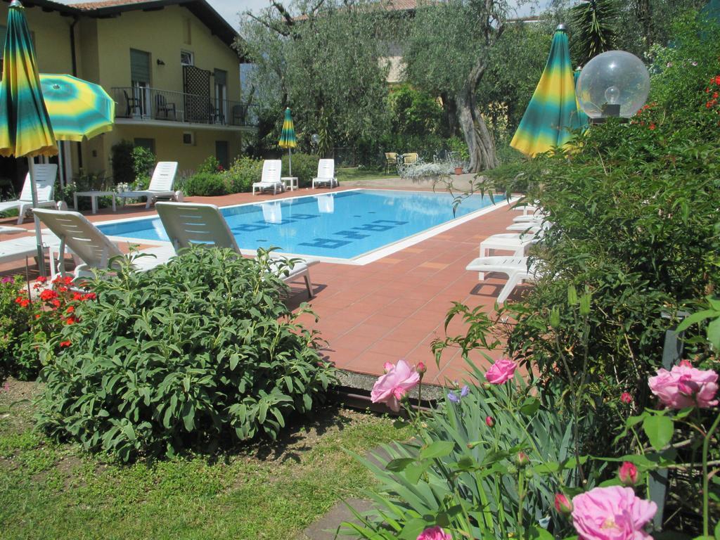 Hotel Casa Popi Мальчезине Экстерьер фото