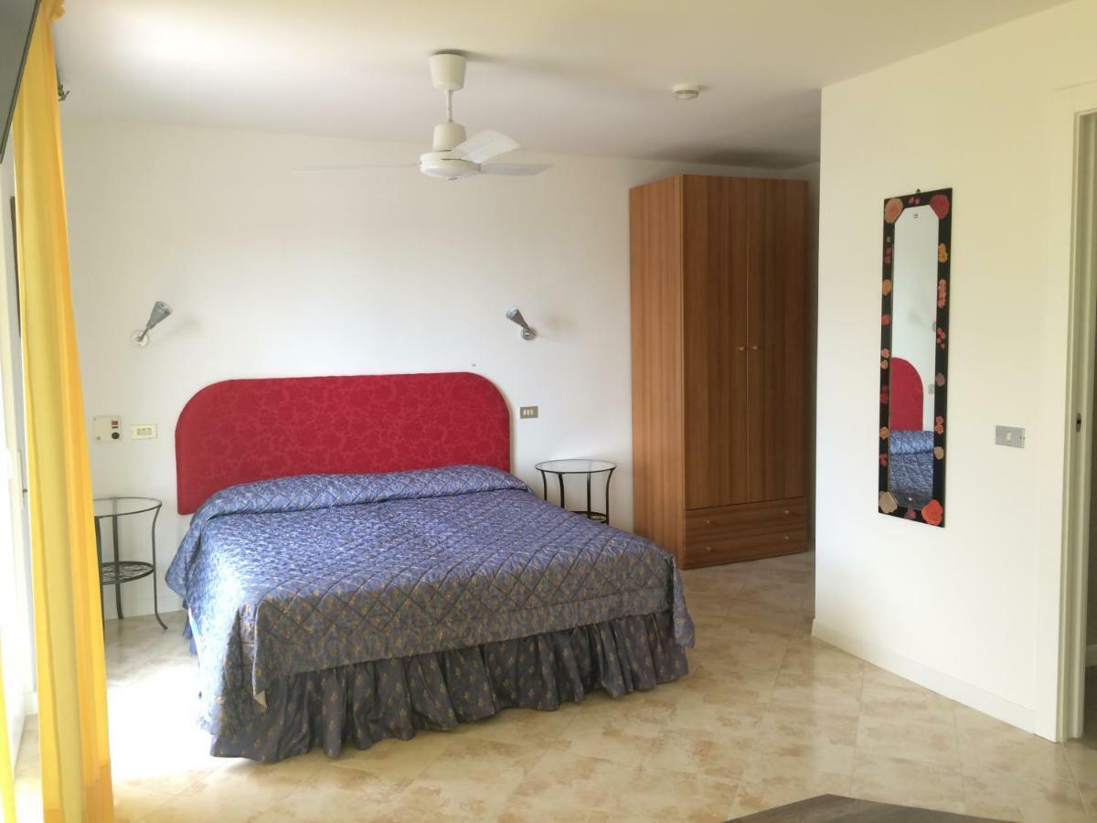 Hotel Casa Popi Мальчезине Экстерьер фото