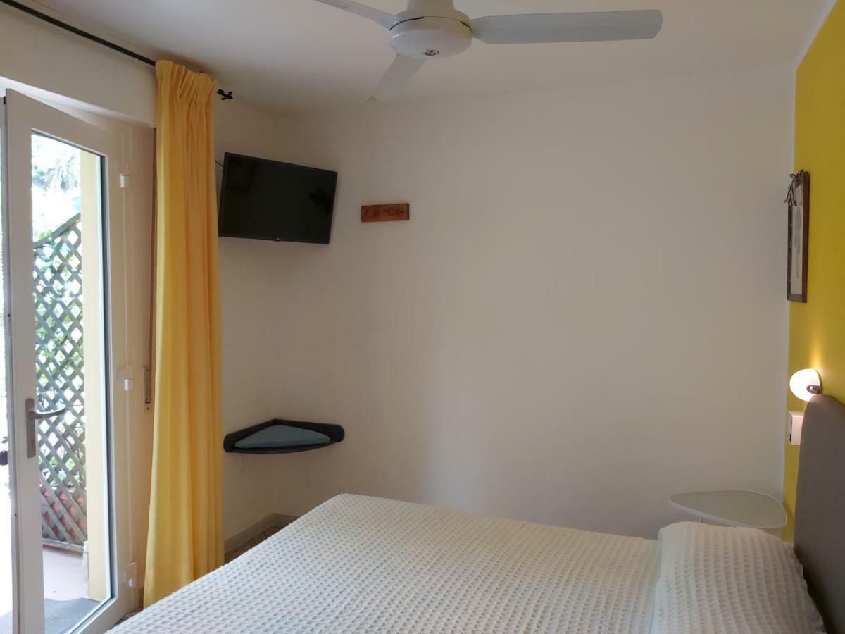Hotel Casa Popi Мальчезине Экстерьер фото